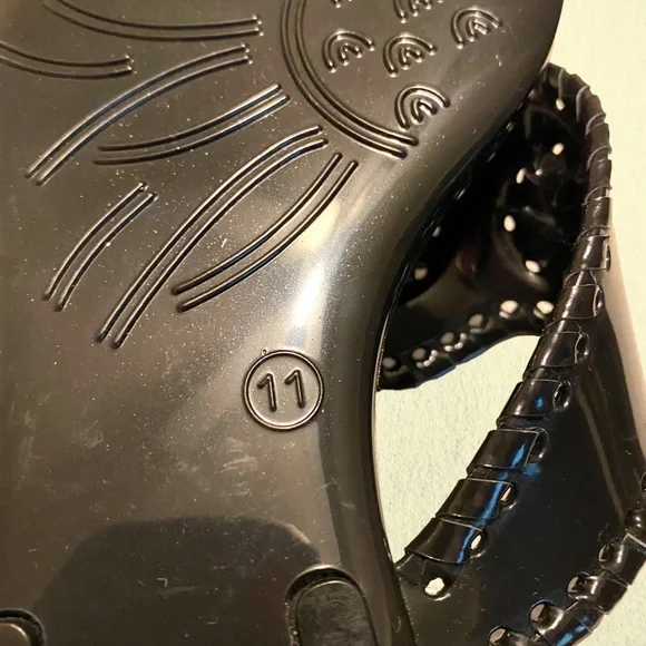 Jack Rogers Black Sandals 11 Shoes Flip Flops Shiny Woven Thongs Jellies - Picture 6 of 8